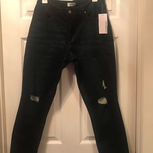 Size 33 distressed jeans NWT